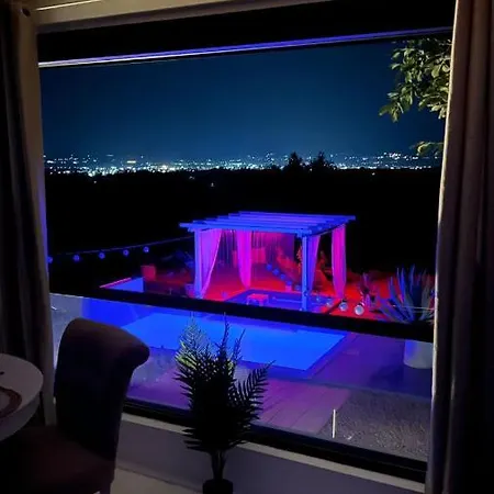 Calm House * פריידור